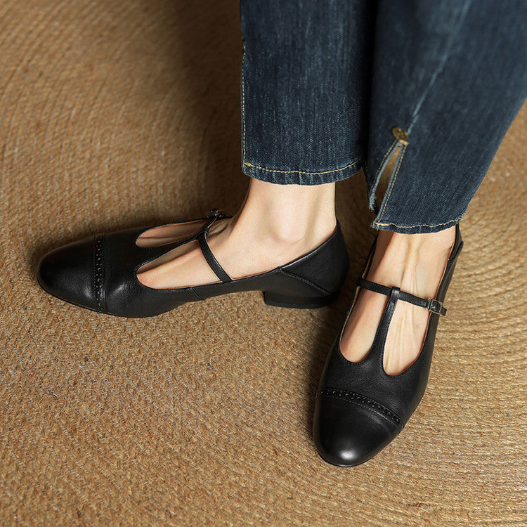 Vintage leather handmade flats for women with round toe & adjustable strap.