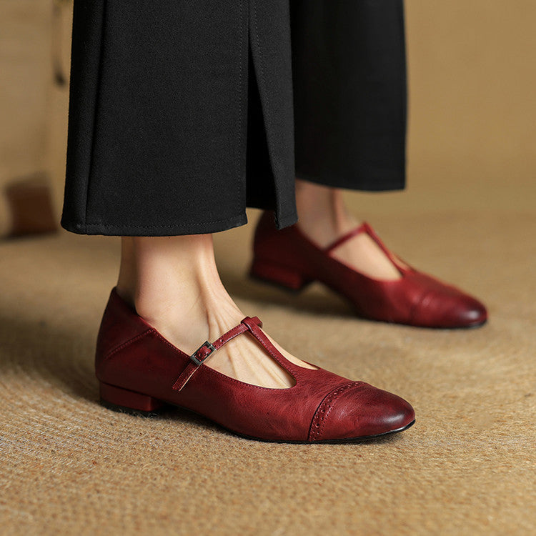 Vintage leather handmade flats for women with round toe & adjustable strap.