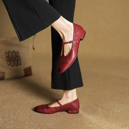 Vintage leather handmade flats for women with round toe & adjustable strap.